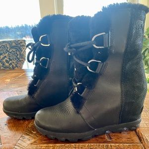 Women’s Joan of Arctic Wedge Lace Cozy Bootie